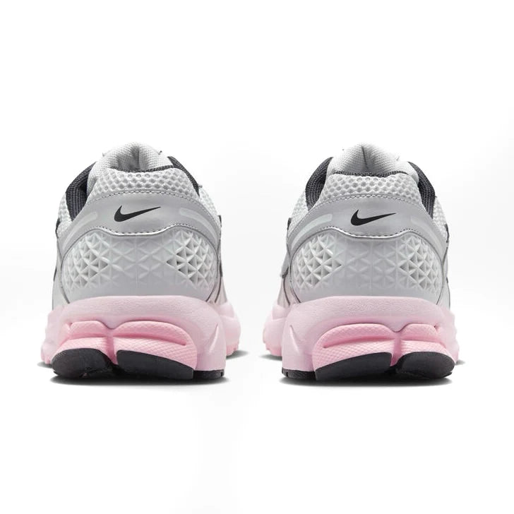 Nike Zoom Vomero 5 with fluffy laces