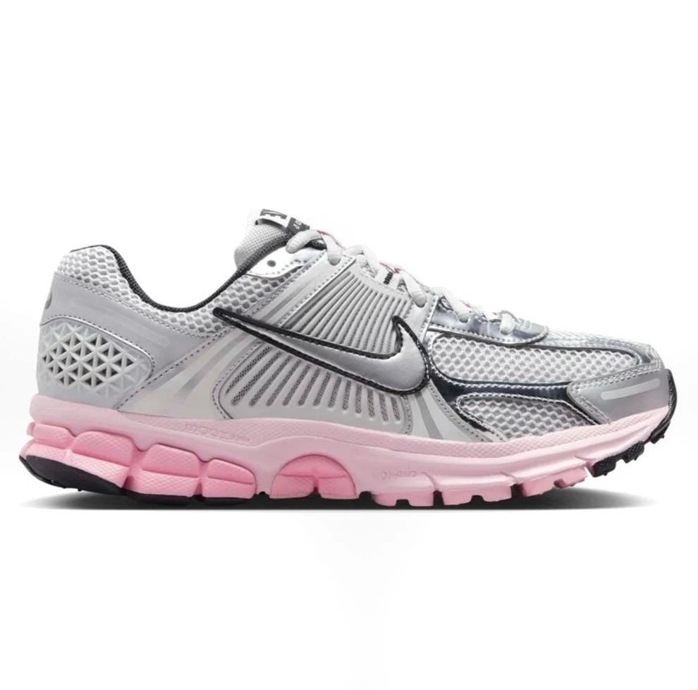 Nike Zoom Vomero 5 with fluffy laces